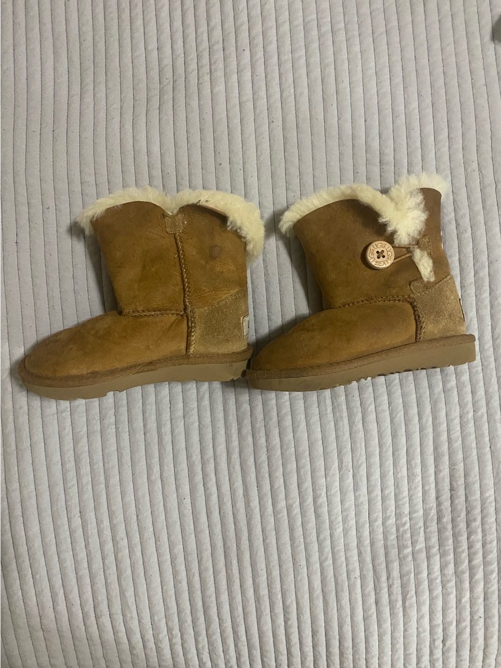 UGG Kids Girls Suede Sheepskin Fur Cuff Boots Size 9 Brown Used